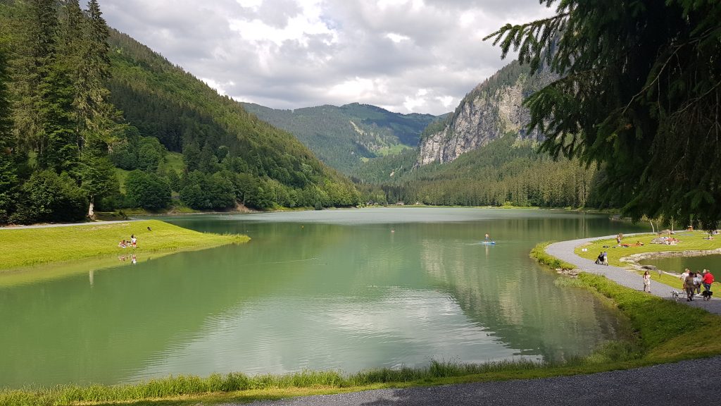 lac de montriond haute savoie