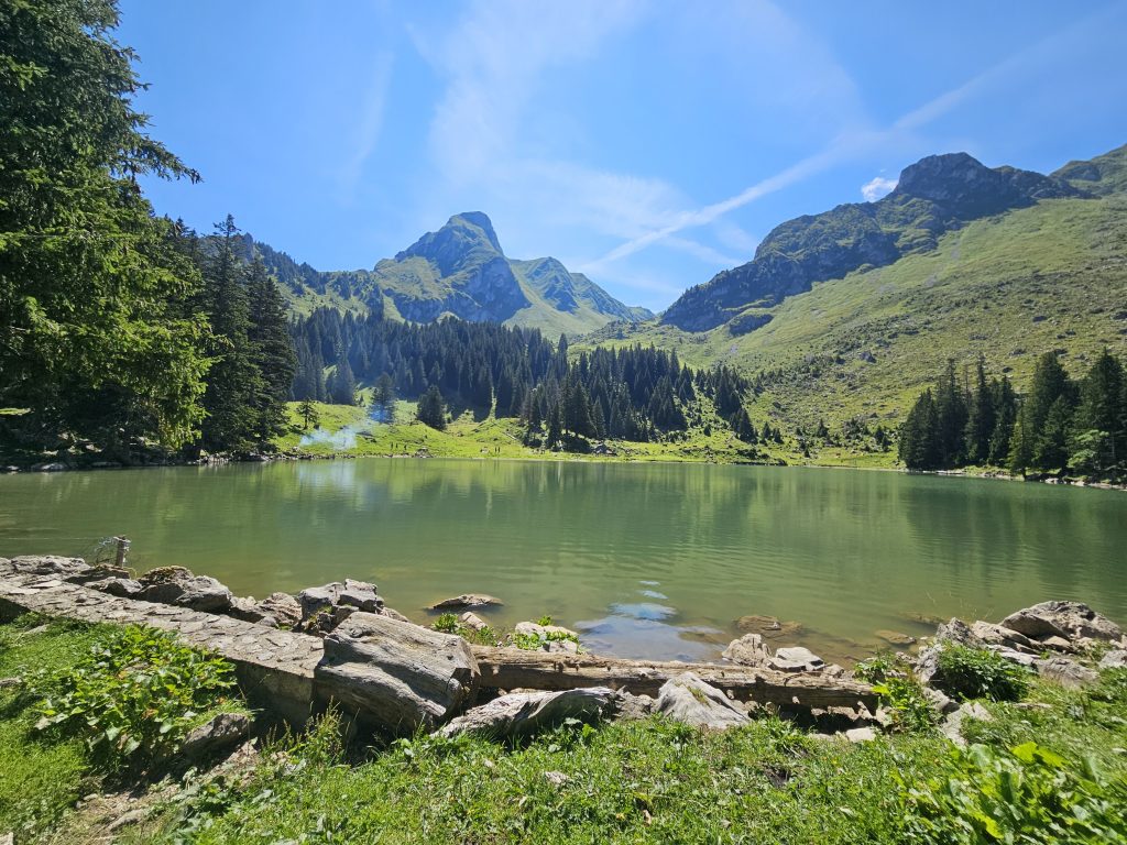 lac vers oeschinensee
